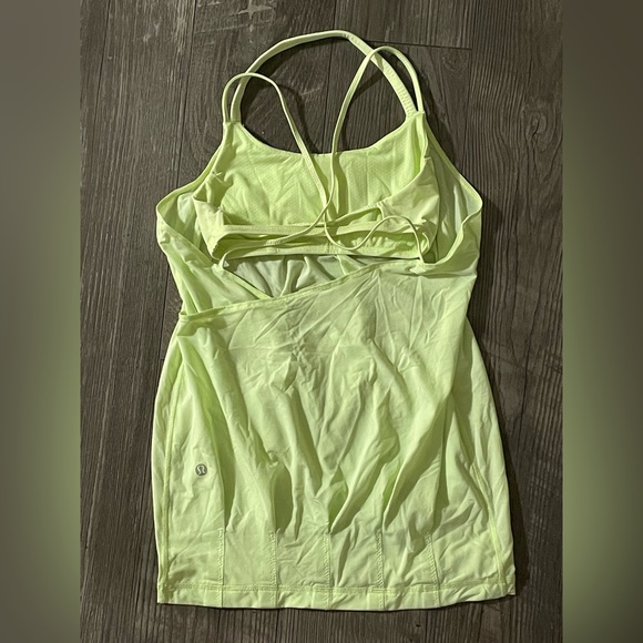 Lululemon size 4 - lime-aid in color tank with built-in bra - Picture 4 of 6